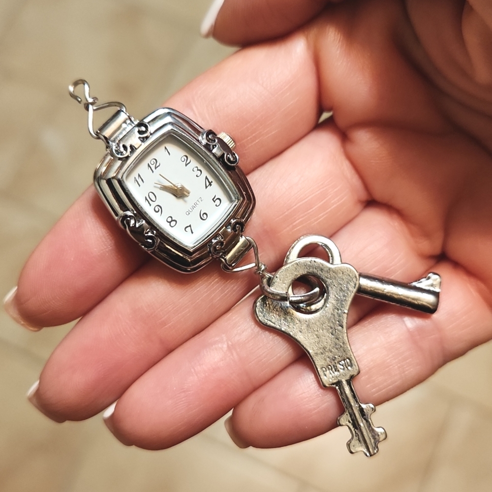 Anthropologie Steampunk Watch Face With Keys Pendant/Charm RARE